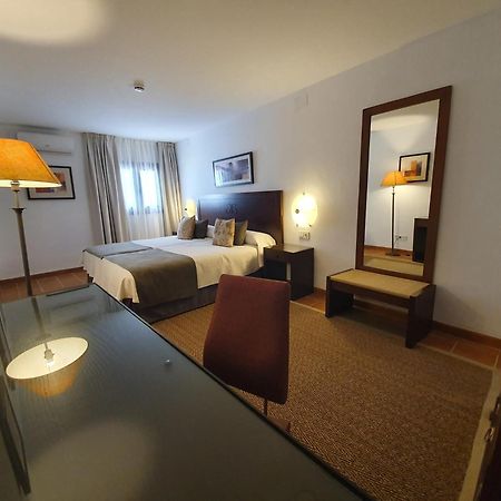 Hotel-Restaurante Casa Garcia アルモナステール・ラ・レアル エクステリア 写真
