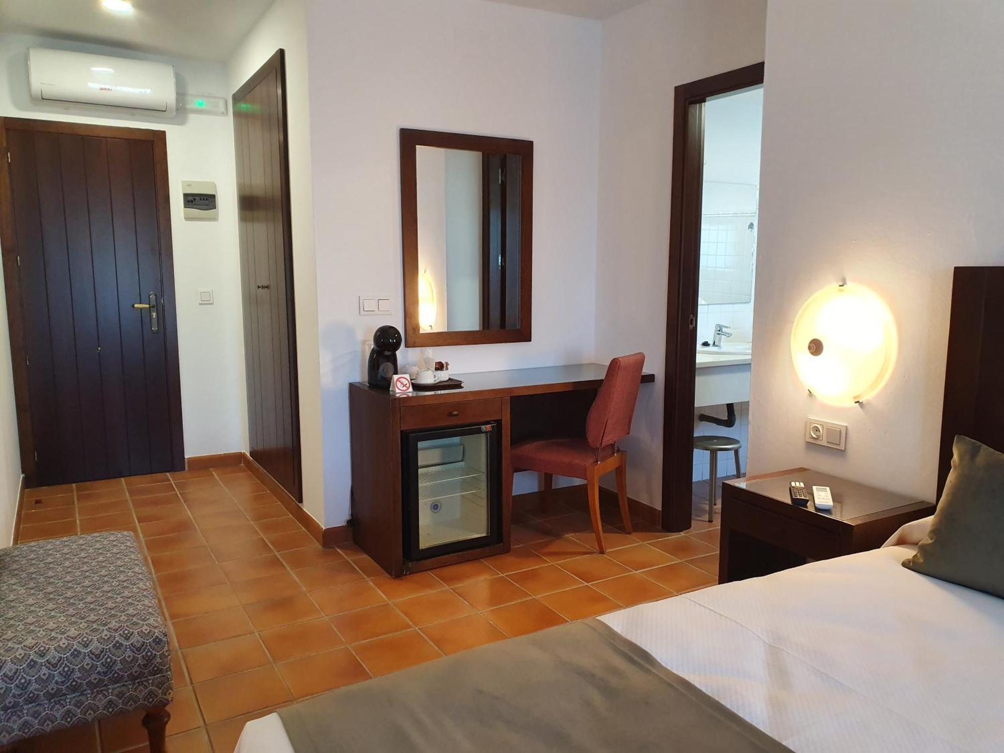 Hotel-Restaurante Casa Garcia アルモナステール・ラ・レアル エクステリア 写真