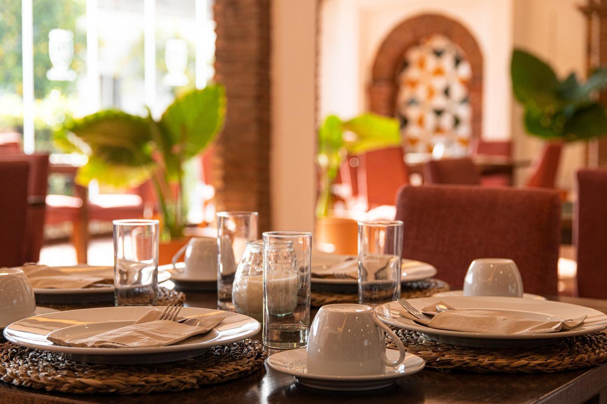 Hotel-Restaurante Casa Garcia アルモナステール・ラ・レアル エクステリア 写真